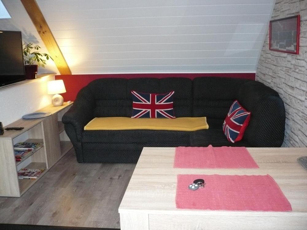 Apartman Smrcek โนเว เมียสโต โปดสเมอร์เกม ภายนอก รูปภาพ